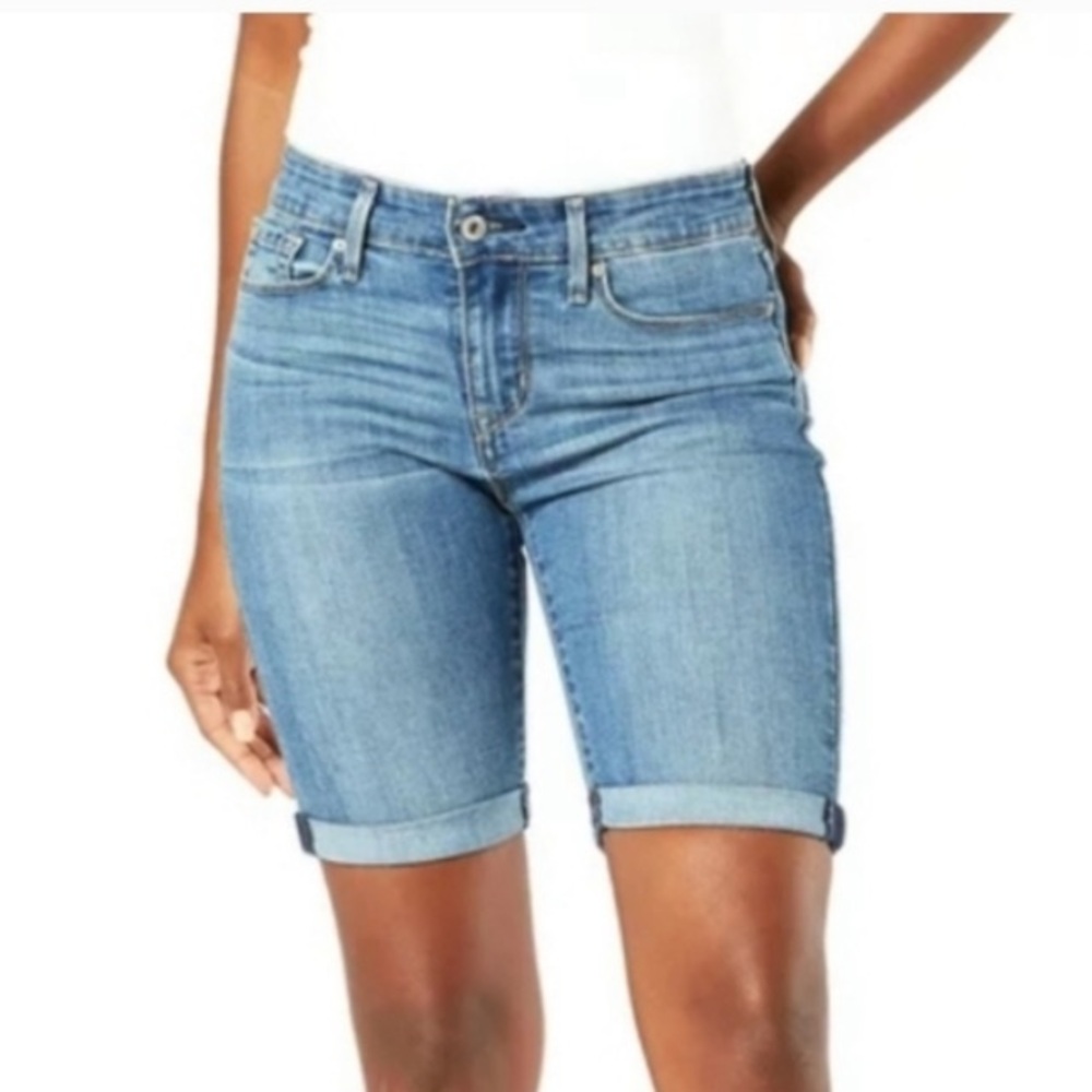Levi's Classic Bermuda Jean Shorts Light Wash Waist Size 33